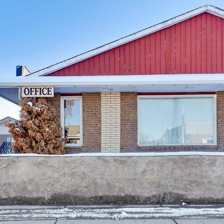 Hotel Bethel - Fort Macleod, Ab Екстериор снимка